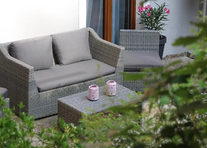 Modern In Near Area Apartment *